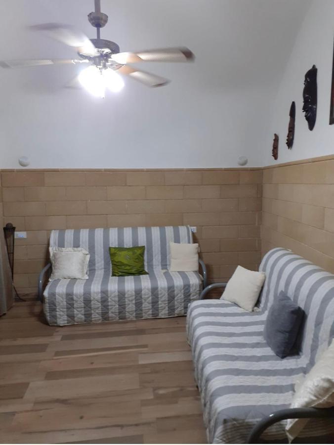 Appartamento Casa Emilia Monopoli Esterno foto